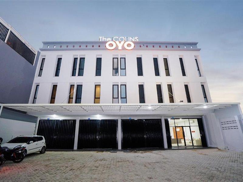 Super Oyo Capital O 449 The Colins Keputih Exterior foto