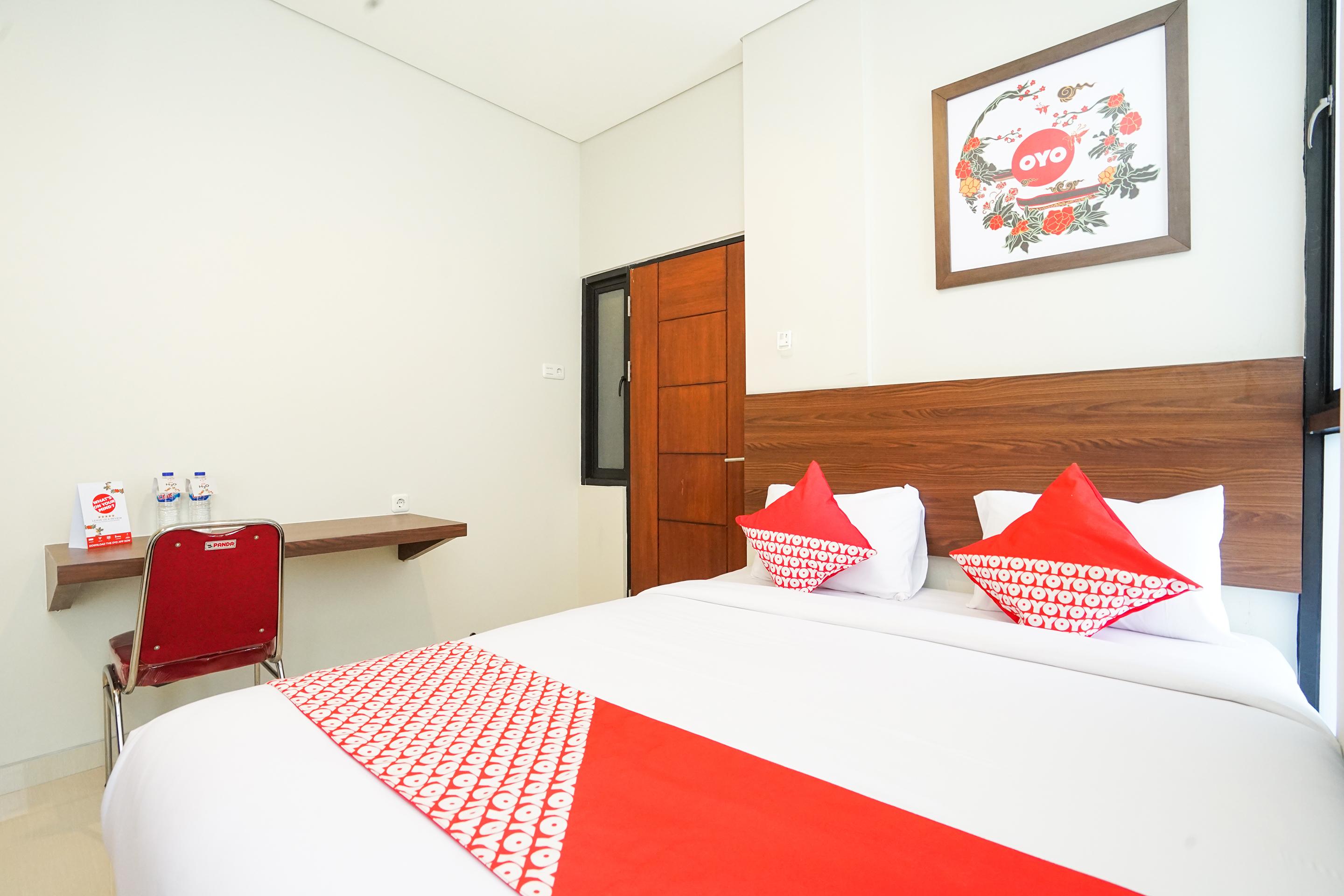 Super Oyo Capital O 449 The Colins Keputih Exterior foto