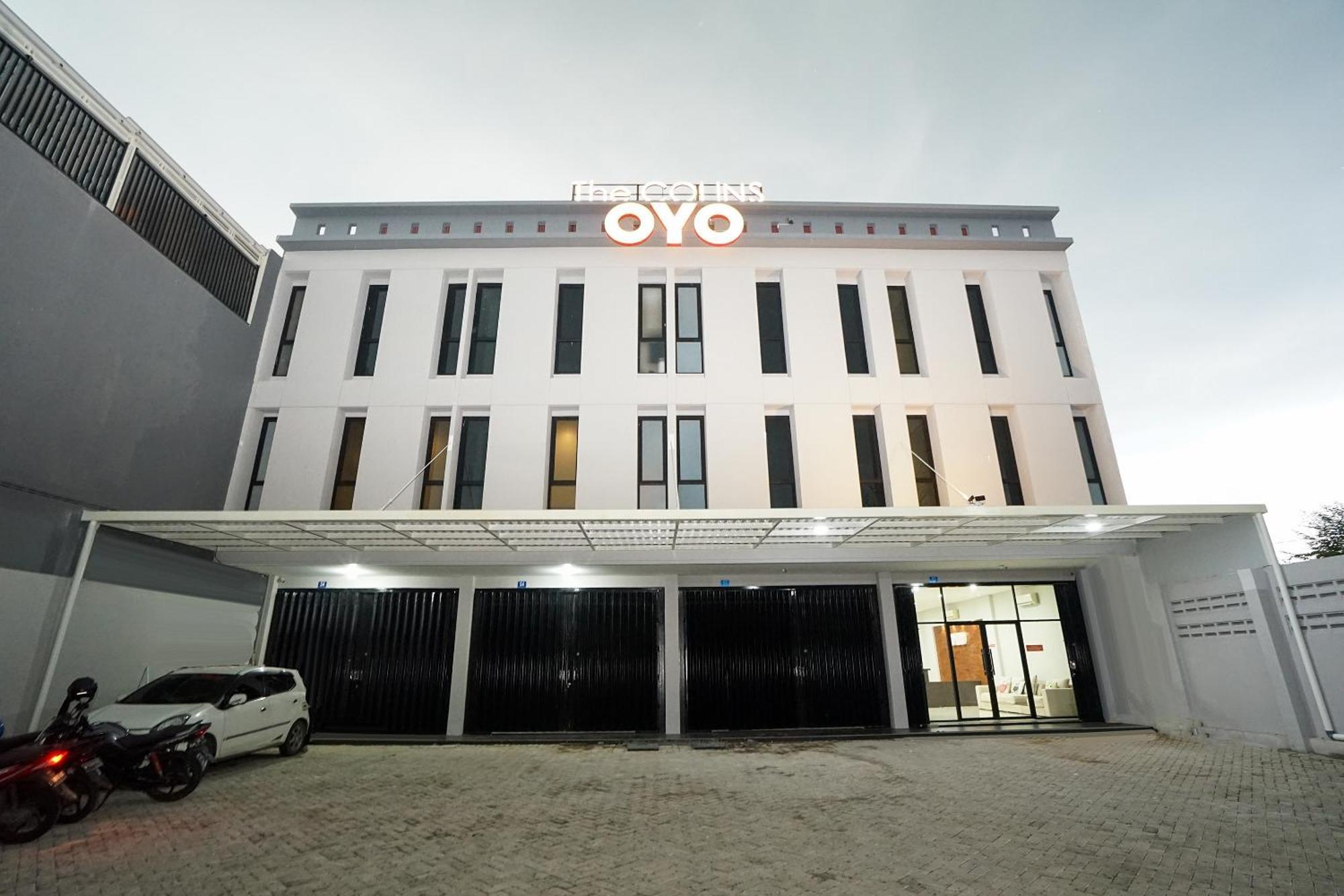 Super Oyo Capital O 449 The Colins Keputih Exterior foto