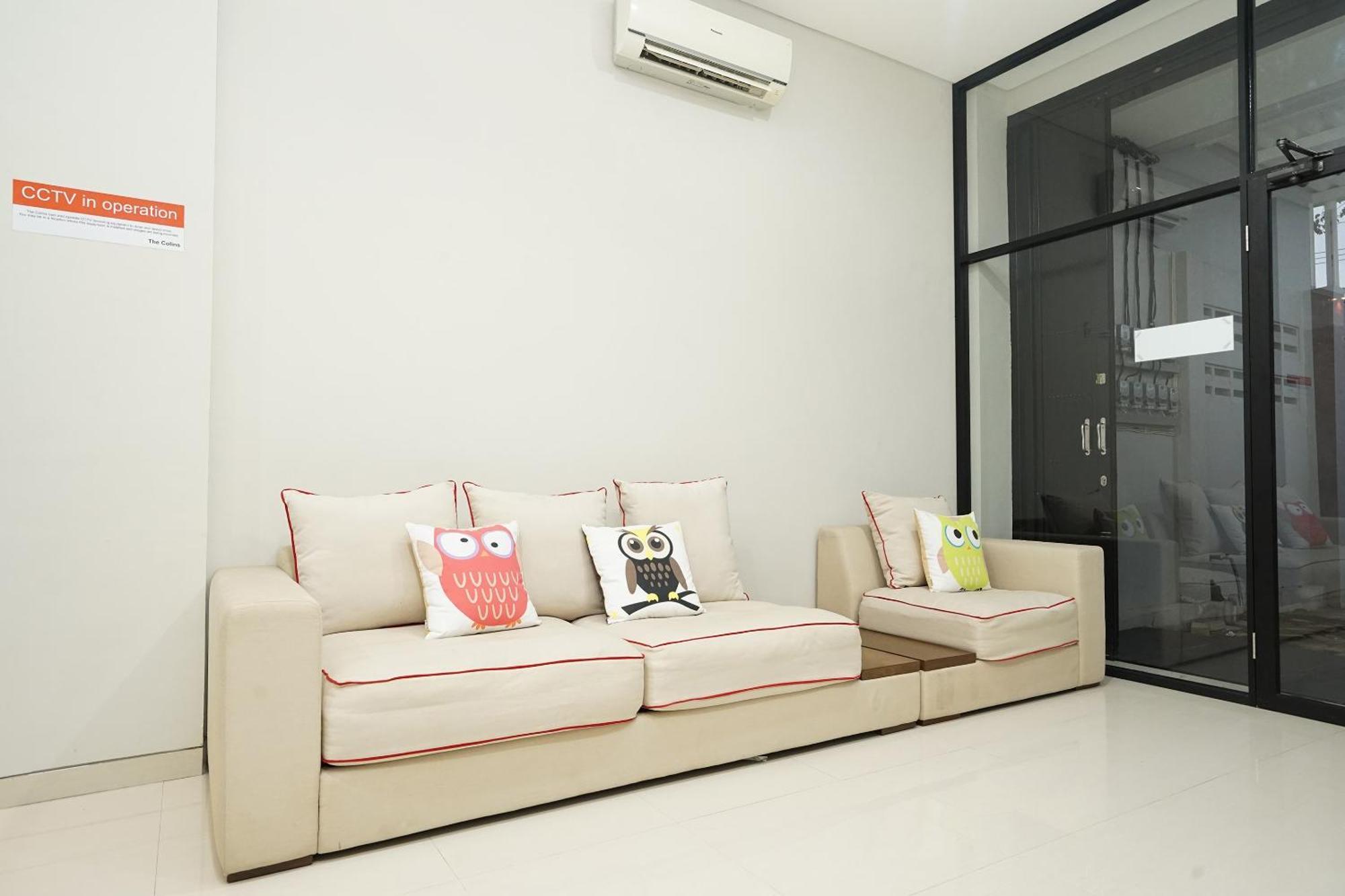 Super Oyo Capital O 449 The Colins Keputih Exterior foto