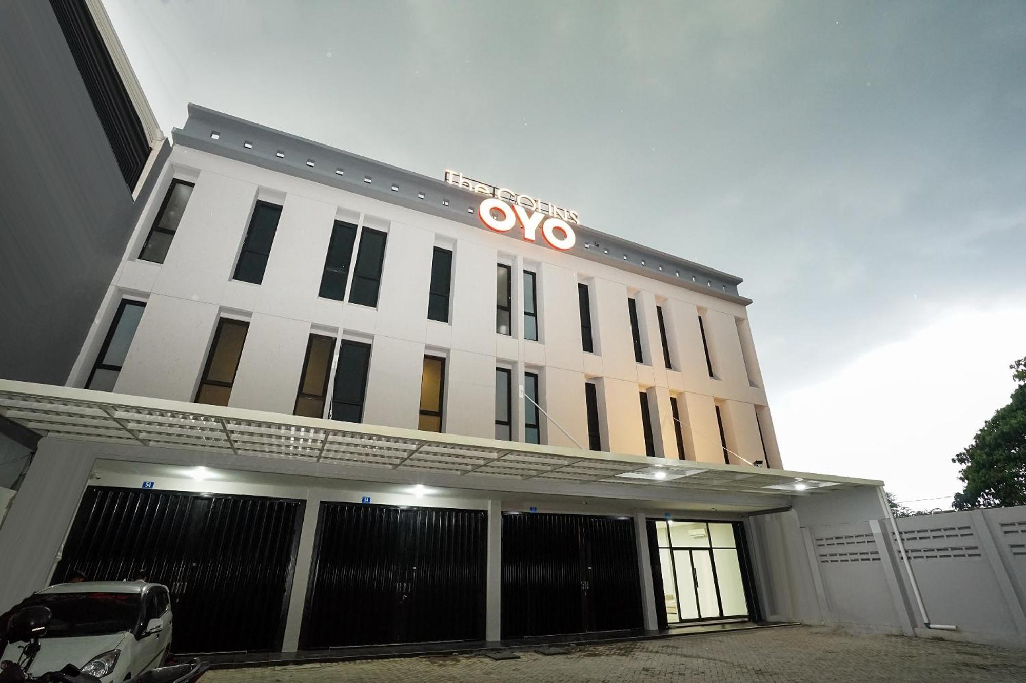 Super Oyo Capital O 449 The Colins Keputih Exterior foto